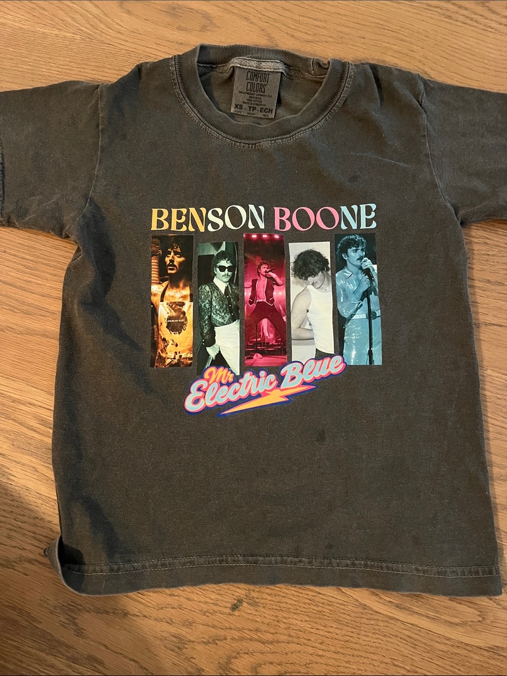 Comfort Colors Black Kids' Benson Boone 'Mr Electric Blue' Graphic Tee